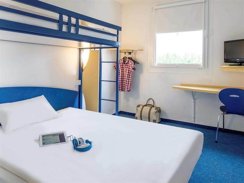 Ibis Budget Rochefort Экстерьер фото